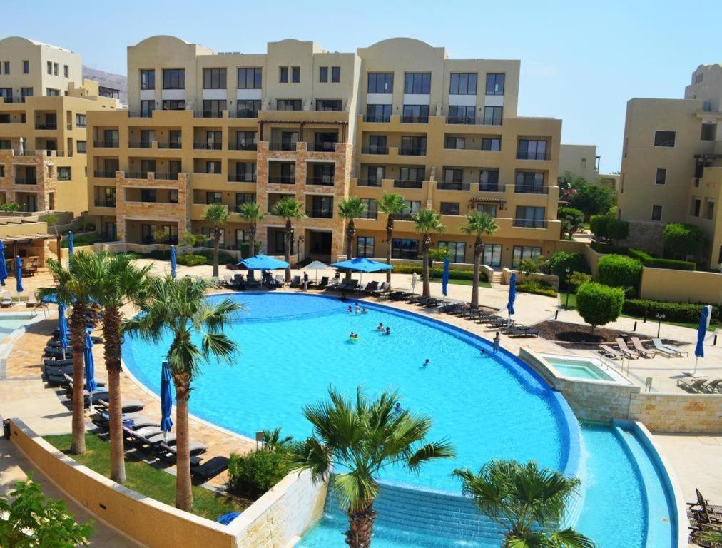 Spacious Apartments With Sea View At Samarah Resort Sweimeh Екстер'єр фото